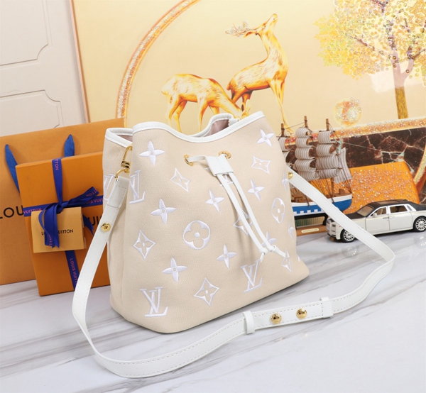 ルイヴィトンバッグ側面デザイン